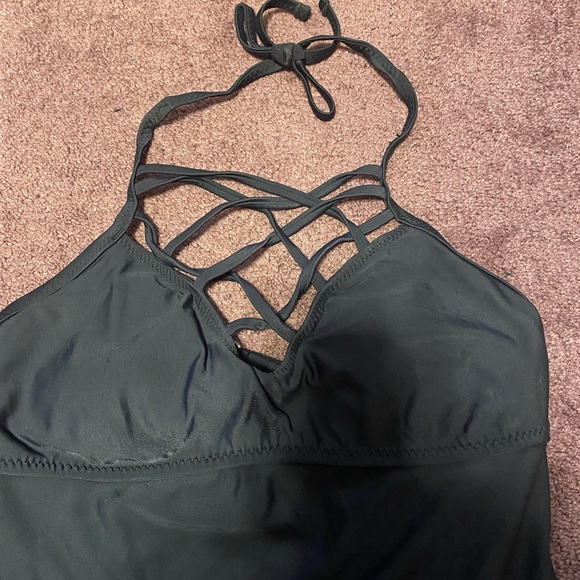 Target one piece bathing suit crisscross detail size L - Picture 2 of 4